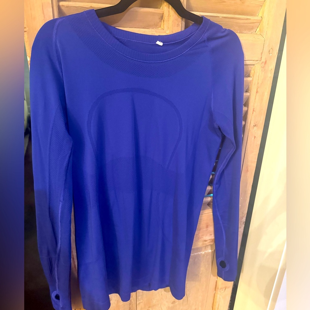 Blue long sleeve lululemon shirt